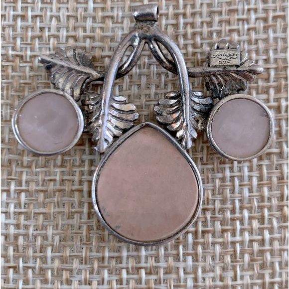 Antigua 925 Sterling Silver Rose Quartz Leaf Pendant - Picture 2 of 4